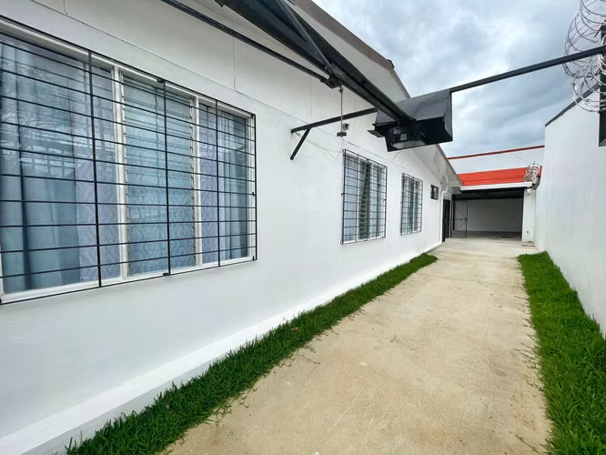 SE VENDE CASA DE UNA PLANTA EN ROHRMOSER - Imagen 14