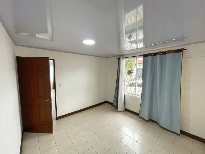 SE VENDE CASA DE UNA PLANTA EN ROHRMOSER - Imagen 10