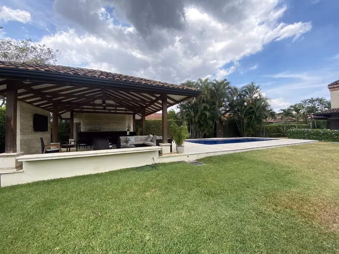 VENTA DE CASA EN CONDOMINIO BOSQUES DE LINDORA CON PISCINA - Imagen 18