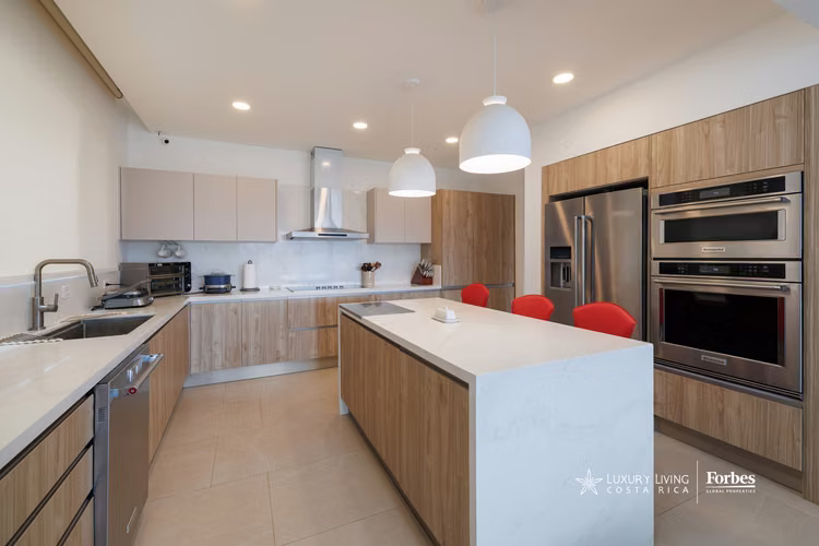 21398 - Casa Skyline en Escazú con vista panorámica y terraza - Imagen 10