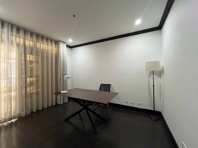 Venta de apartamento en La Sabana frente al lago con amplio balcón con vista