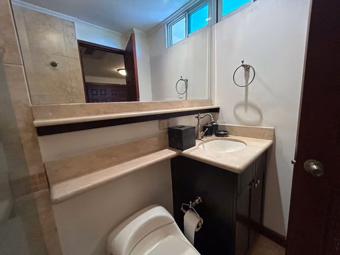 ALQUILER Apartamento Amoblado, cerca de Multiplaza Escazú. Vista panorámica - Imagen 13