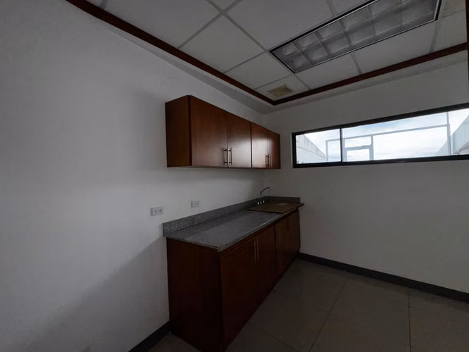 Local comercial disponible en Coronado. Paseo nuevo.
