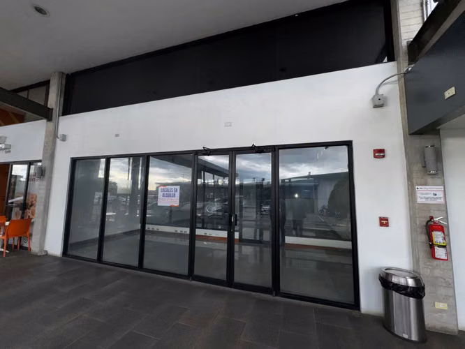 Local comercial disponible en Coronado. Paseo nuevo.