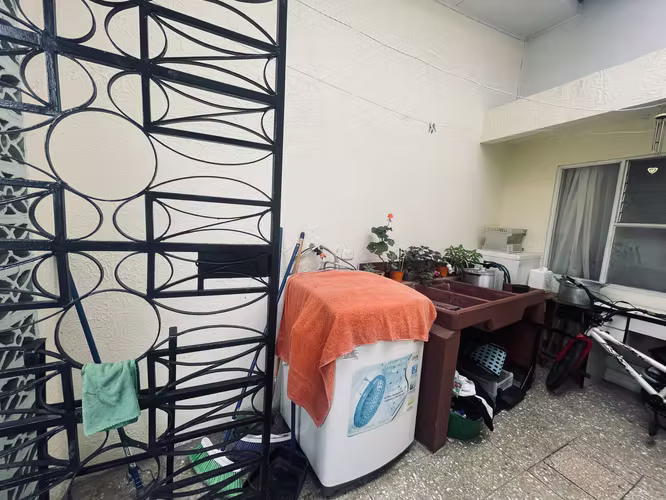 Casa por la Basílica de los Ángeles, Cartago