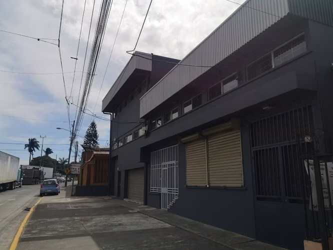 Edificio en San Francisco de Dos Ríos, San José - Imagen 2