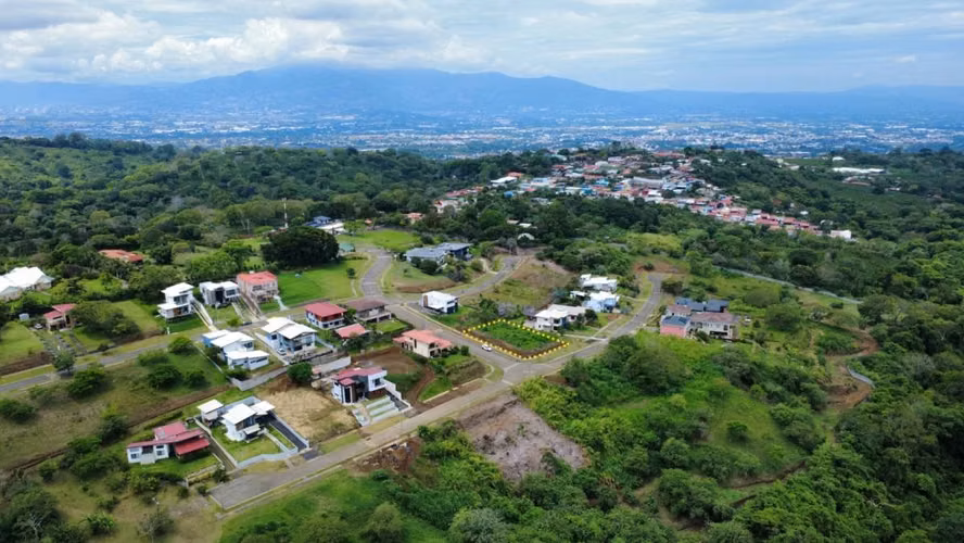 Terreno Esquinero en Venta en Condominio San Isidro de Alajuela - Imagen 3