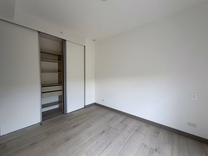 Apartamento en venta en Núcleo Sabana, San José – 1 habitación con terrazas y línea blanca - Imagen 11