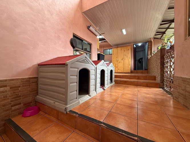 Venta de casa de 2 plantas ubicada en el Centro de Coronado