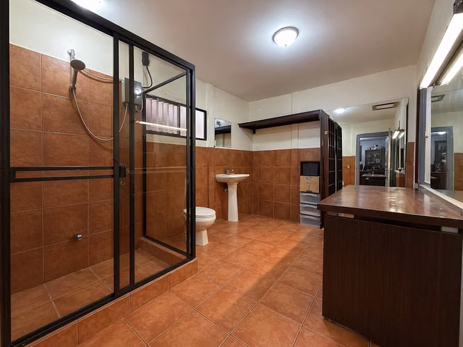 Venta de casa de 2 plantas ubicada en el Centro de Coronado