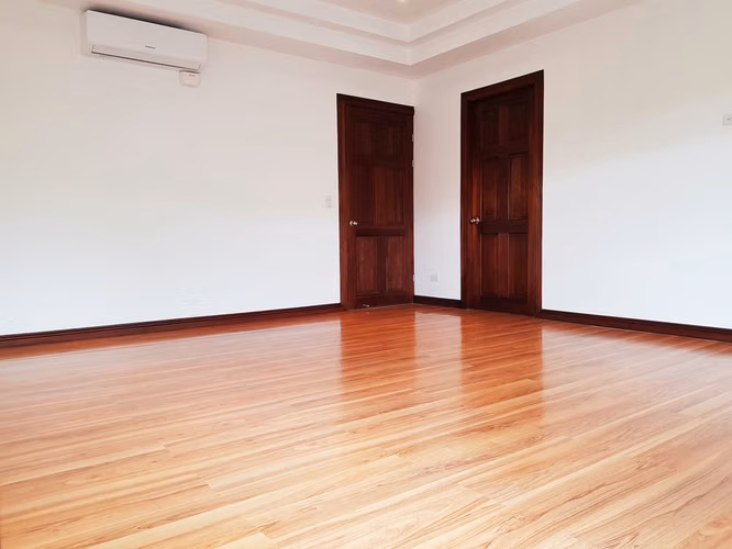 VENTA DE CASA PARA INVERSIÓN EN CONDOMINIO ALMERIA - Imagen 8