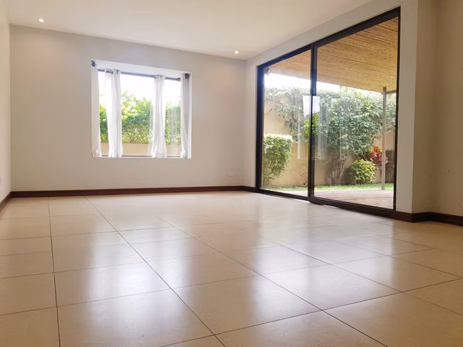 VENTA DE CASA PARA INVERSIÓN EN CONDOMINIO ALMERIA - Imagen 19