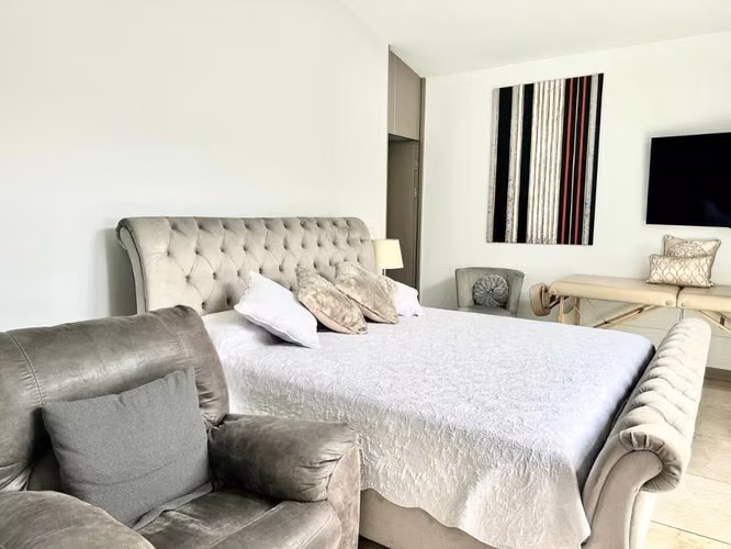 Casa en condominio a la venta en Escazú en DENDERA con línea blanca - Imagen 4