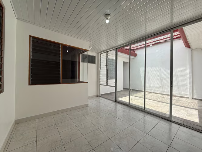 Hermosa Propiedad de Una Planta en Residencial en Mata de Plátano de Goicoechea - Imagen 9