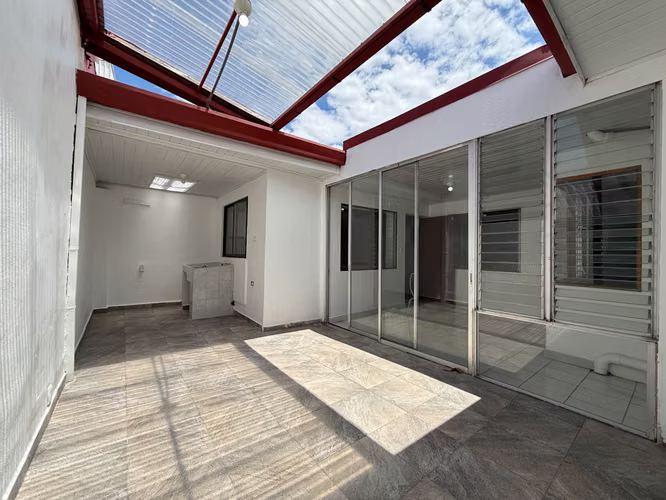 Hermosa Propiedad de Una Planta en Residencial en Mata de Plátano de Goicoechea - Imagen 8