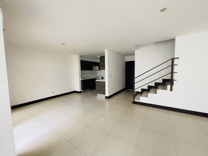 VENTA DE CASA PARA INVERSIÓN EN CONDOMINIO PARQUES DEL SOL