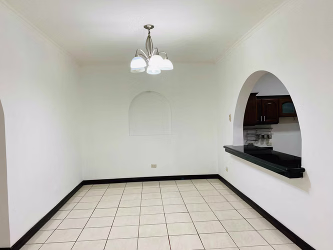 VENTA DE CASA EN RESIDENCIAL PARA INVERSIÓN - Imagen 10