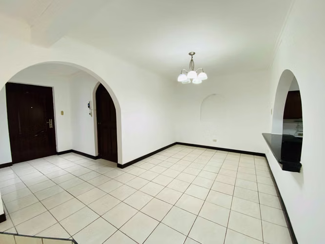 VENTA DE CASA EN RESIDENCIAL PARA INVERSIÓN - Imagen 11