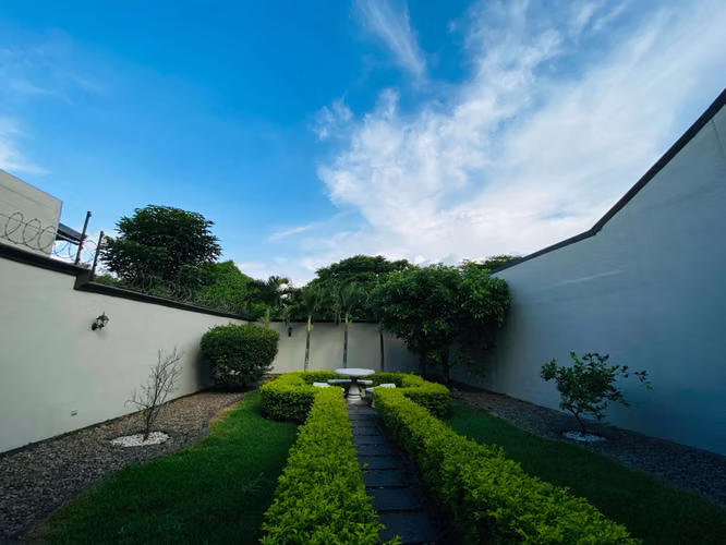 VENTA DE CASA EN RESIDENCIAL PARA INVERSIÓN - Imagen 6