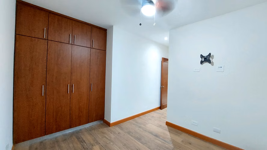 Apartamento en alquiler La Uruca - Imagen 7