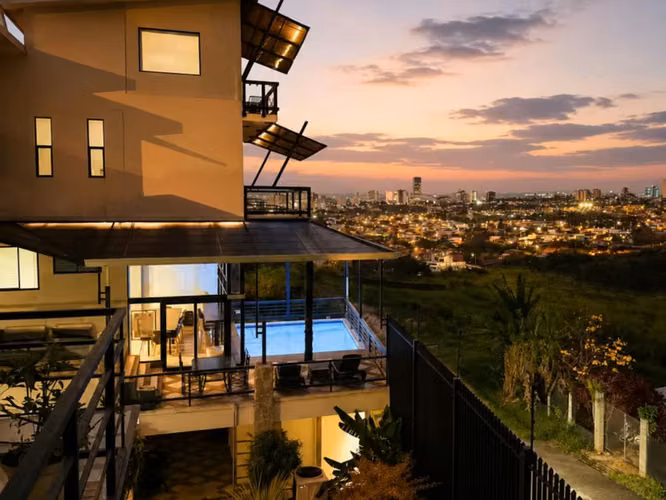 Dos casas + apartamento amueblado con potencial turístico