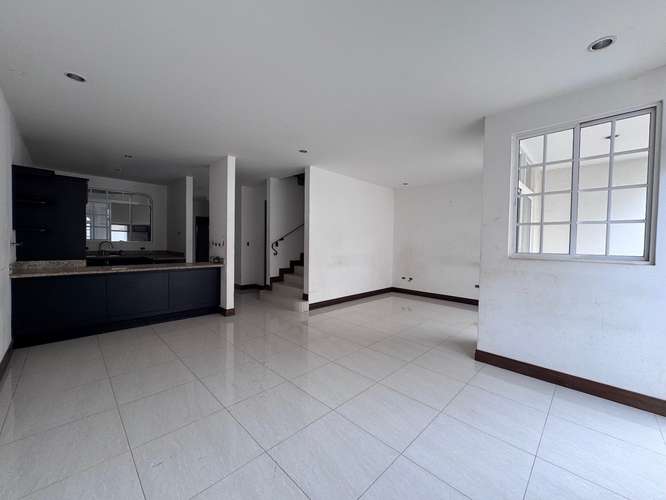 Venta de casa de Dos Plantas en Condominio Tramonto - Imagen 2