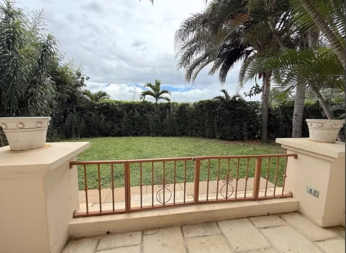 Se alquila amplia casa en residencial en Escazú - Imagen 19