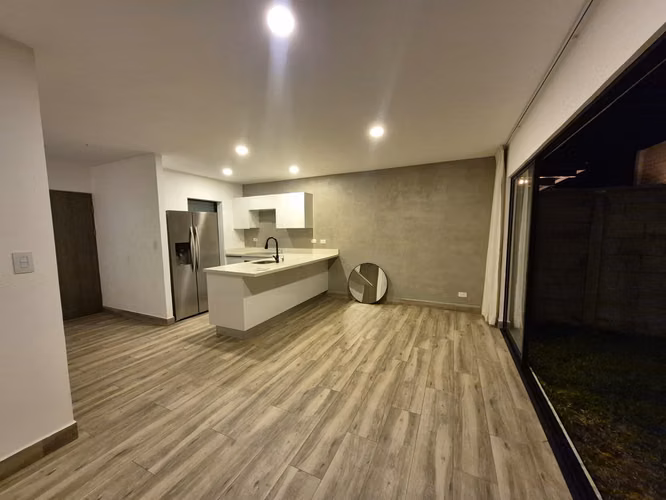 Casa con LINEA BLANCA en condominio Bali Wellness en Guachipelín
