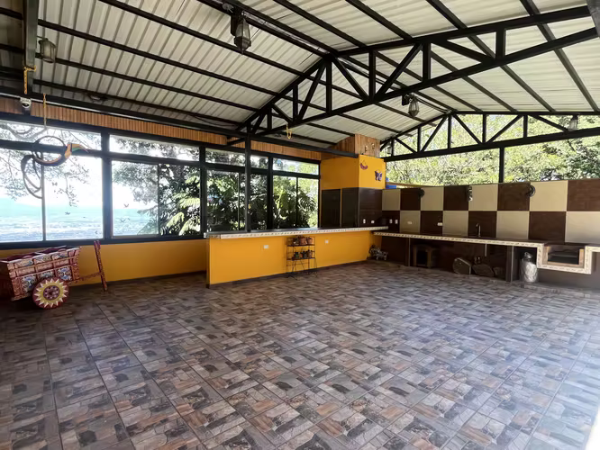 VENTA HERMOSA PROPIEDAD EN JERICÓ DESAMPARADOS