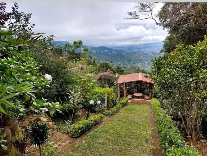 VENTA HERMOSA PROPIEDAD EN JERICÓ DESAMPARADOS