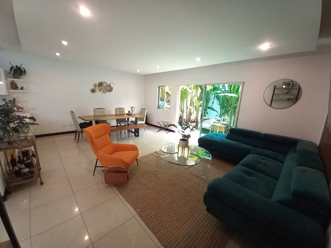 230 / Venta / Casa Lujosa / Escazú / Trejos de Monte Alegre / Condominio