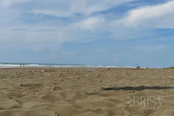 Lote en Tivives Cerca de la Playa con Planos Aprobados - Imagen 3