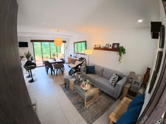 Amplia casa de 170 m² con extras y excelente ubicación ( JS 1322 25 )