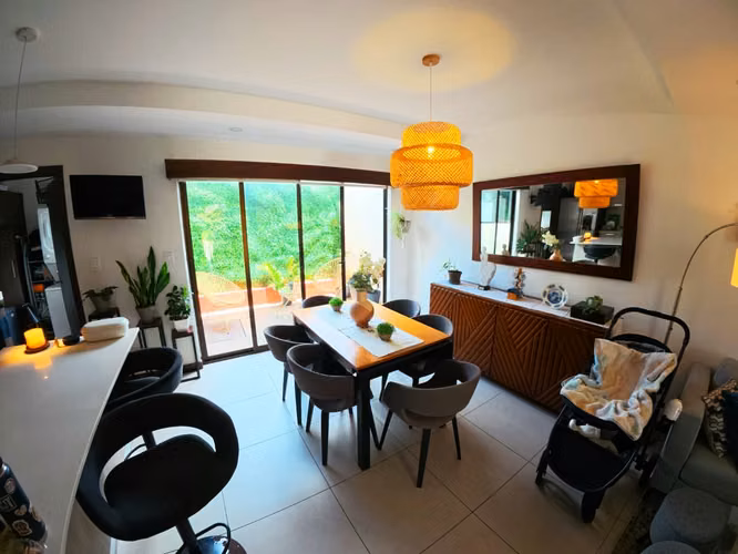 Amplia casa de 170 m² con extras y excelente ubicación ( JS 1322 25 )