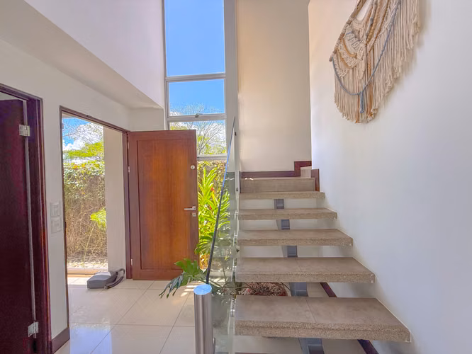 Casa moderna en venta | Condominio La Guácima