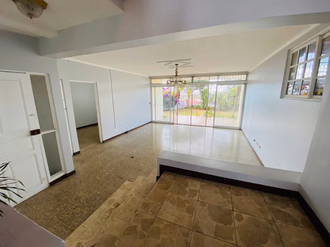 Casa en venta en Rohrmoser. Se puede financiar!!! P371