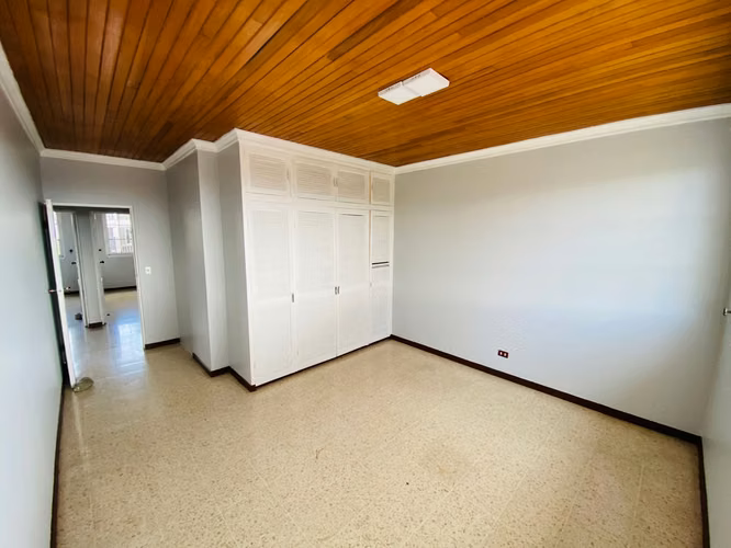 Casa en venta en Rohrmoser. Se puede financiar!!! P371
