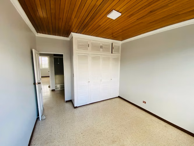 Casa en venta en Rohrmoser. Se puede financiar!!! P371