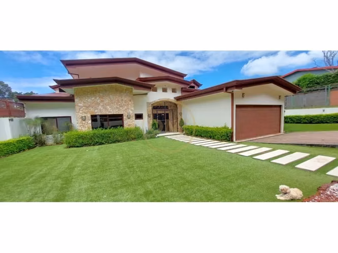 Venta o Alquiler Casa en San Rafael de Heredia