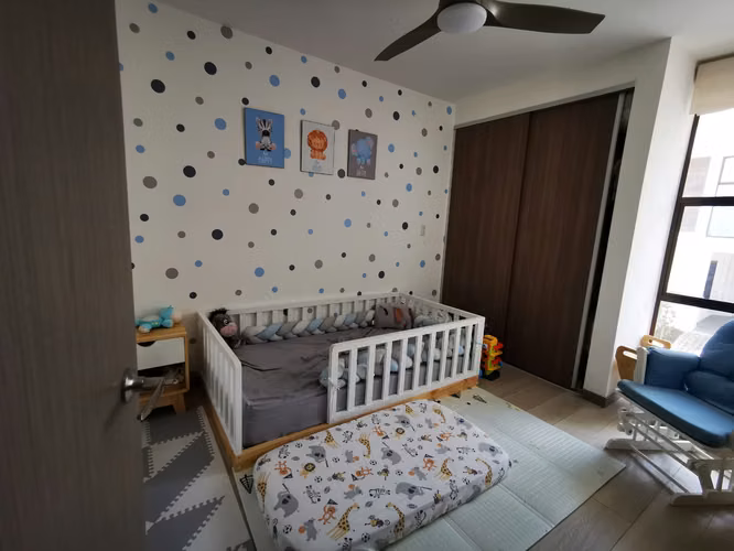 Se vende casa en Escazú Urbano. Oportunidad!