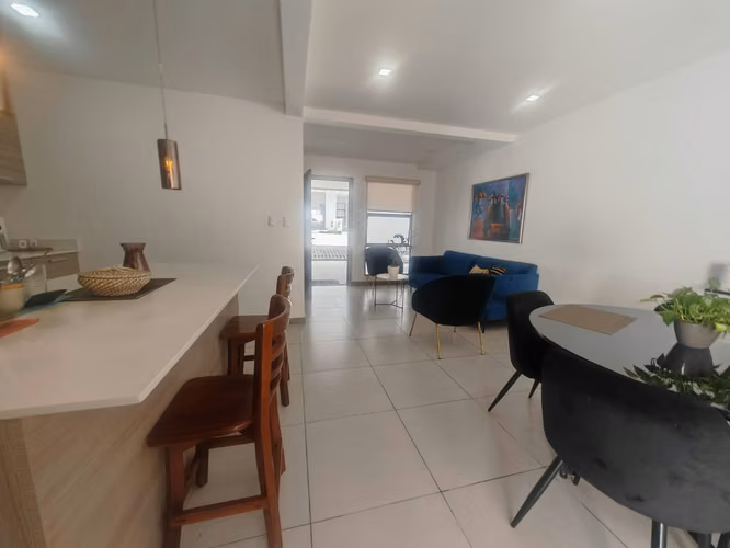 Se vende casa en Escazú Urbano. Oportunidad!