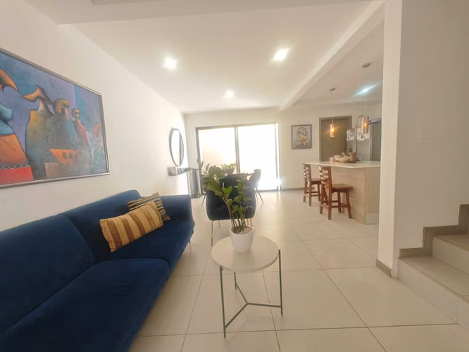 Se vende casa en Escazú Urbano. Oportunidad!