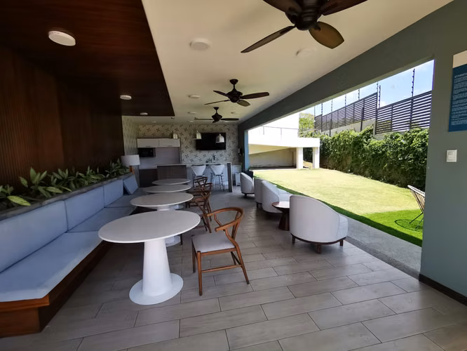 Se vende casa en Escazú Urbano. Oportunidad!