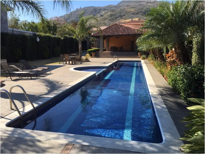 VENTA  DE EXCLUSIVA CASA EN CONDOMINIO EN PIEDADES DE  SANTA ANA - Imagen 14