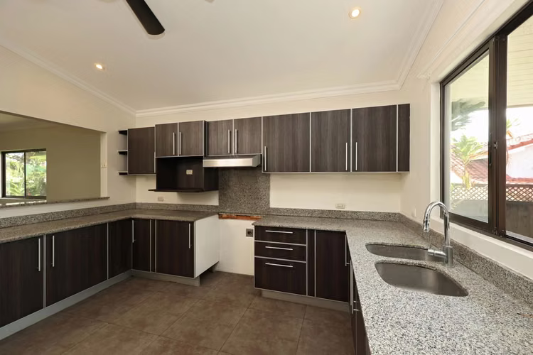 VENTA  DE EXCLUSIVA CASA EN CONDOMINIO EN PIEDADES DE  SANTA ANA - Imagen 17