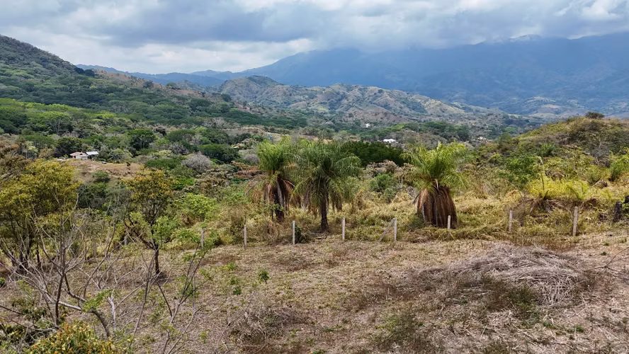 Lote en condominio Valle Escondido HG