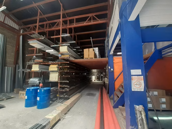 Alquiler de Bodega  Comercial e industrial,cerca de rotonda Las garantías - Imagen 2