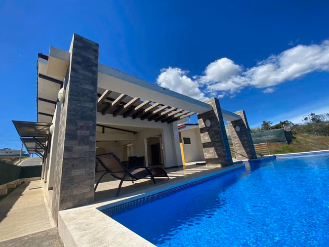 Se vende lote en Condominio Terranova, Alajuela MMV