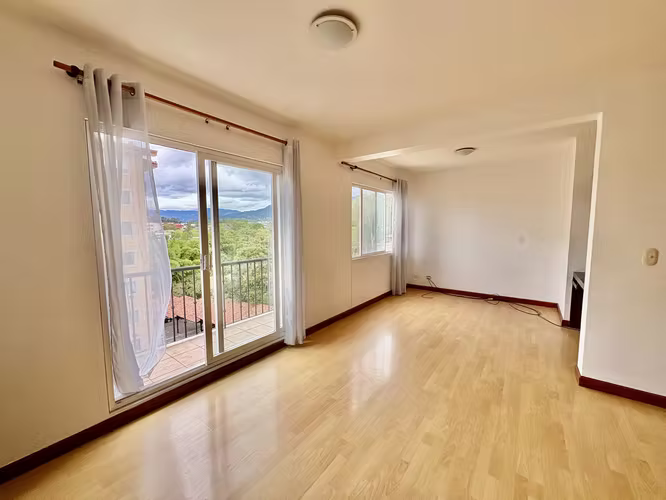 ESCAZU! PARTIALLY FURNSIHED 2 BDR/2BATH CONDO WITH VIEWS FOR SALE!