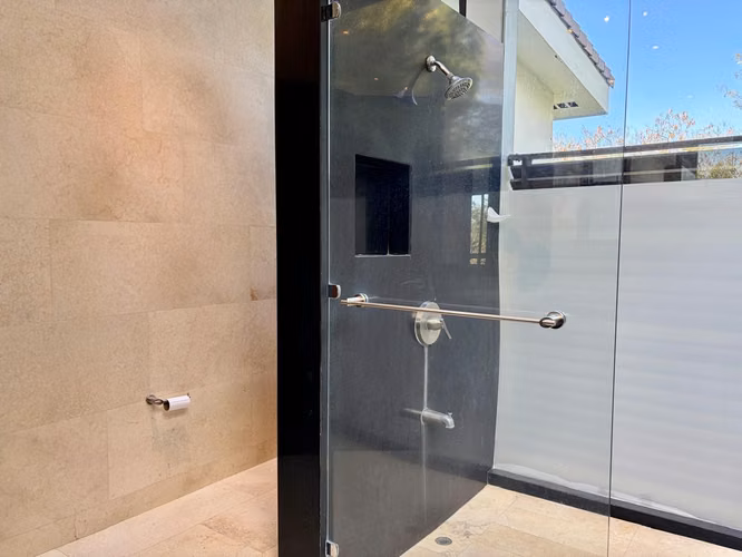 Venta o alquiler de casa lujo, Santa Ana. Condo habitaciones en primer nivel. - Imagen 14